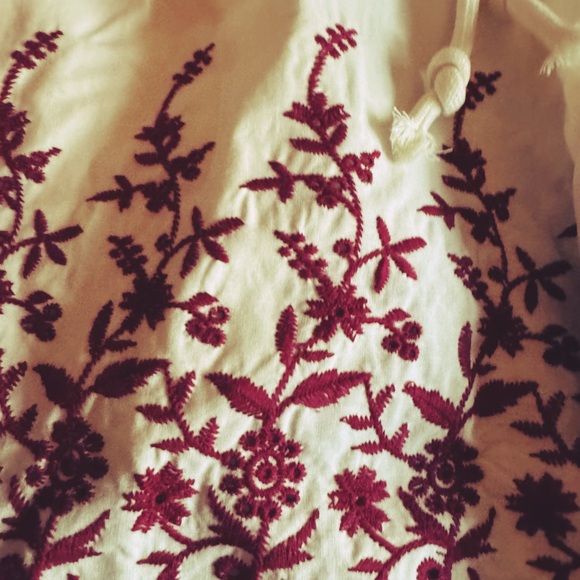 KITH Floral Eyelet Lewis Short • Sandrift Red• 2024 - Picture 2 of 7